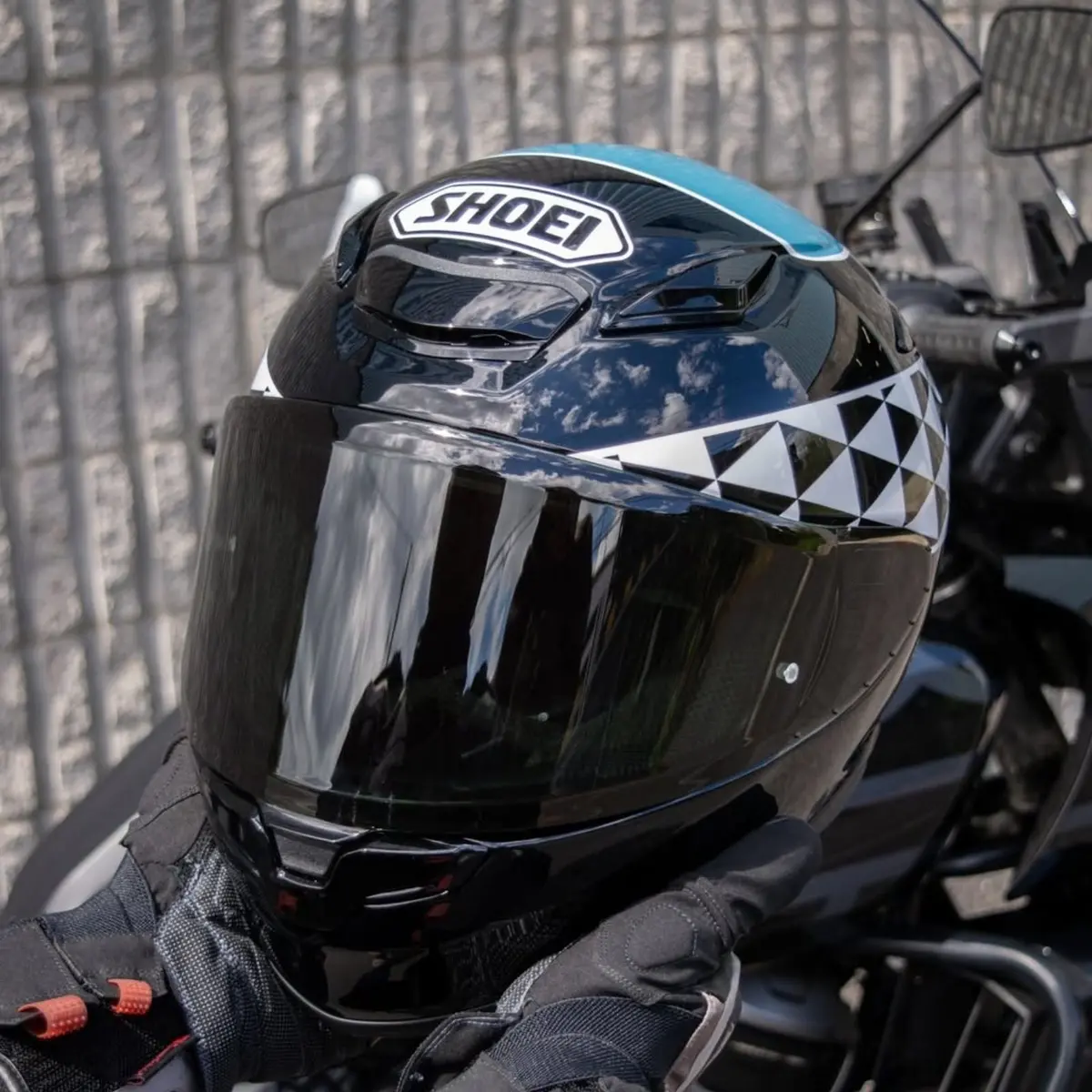 Shoei Rf-1400 Shakin' Speed Street Helmet 6