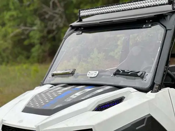Seizmik Flip-Up Versa Vent Windshield (Scratch Resistant Polycarbonate) Polaris General | 50-50224Kit 1