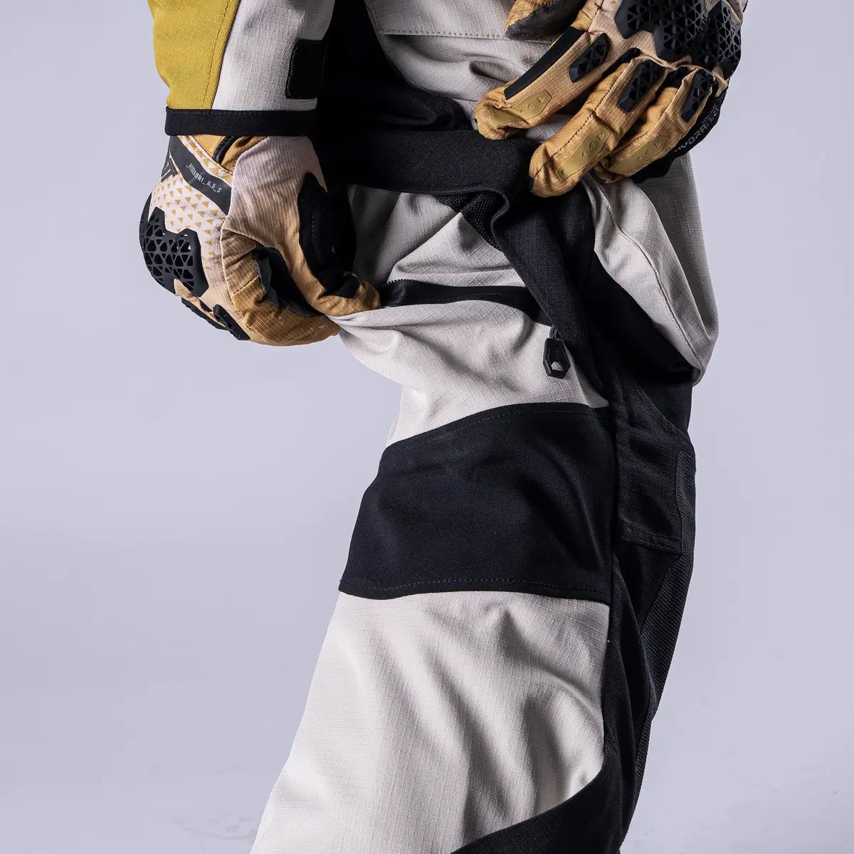 Leatt 5.5 Adv Dritour Pants 8