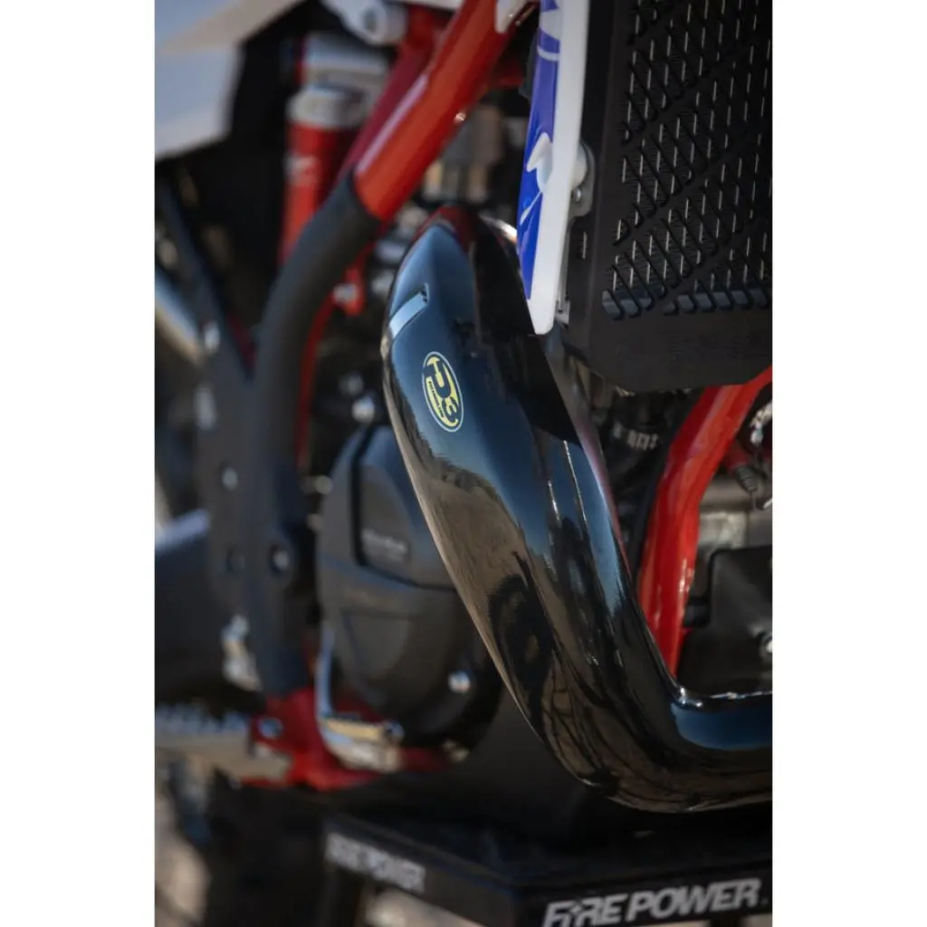 P3 Carbon Fiber Pipe Guard For Beta | 109062 1